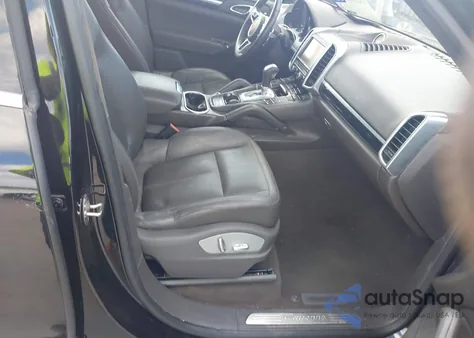 2016 Porsche Cayenne z USA, uszkodzony, nr VIN WP1AA2A24GKA36171